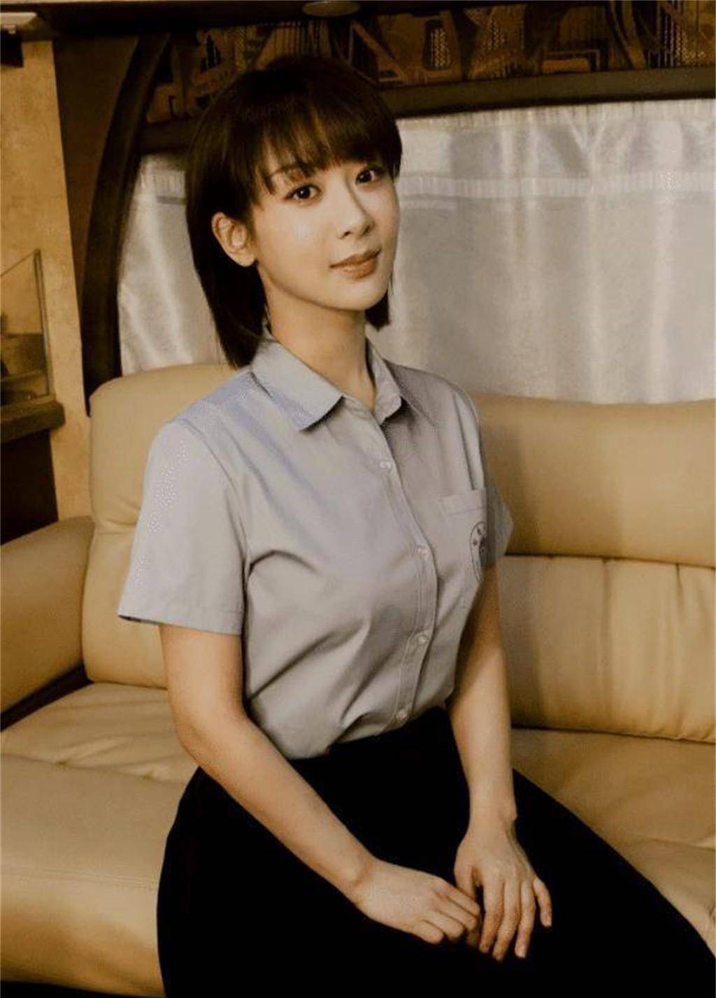 看完杨紫的穿搭,才悟出其中的精髓_衣服_肩膀_身体