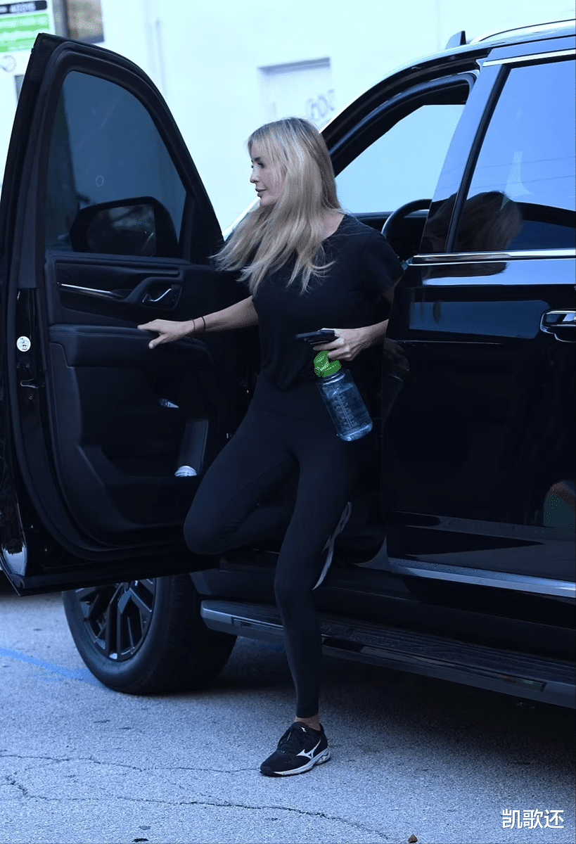 伊万卡为变美真卖力!