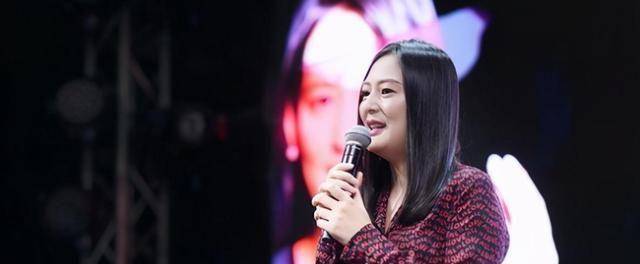 《非诚勿扰》女神导师,自己婚姻破裂上台指导别人,网友:您配吗_黄涵