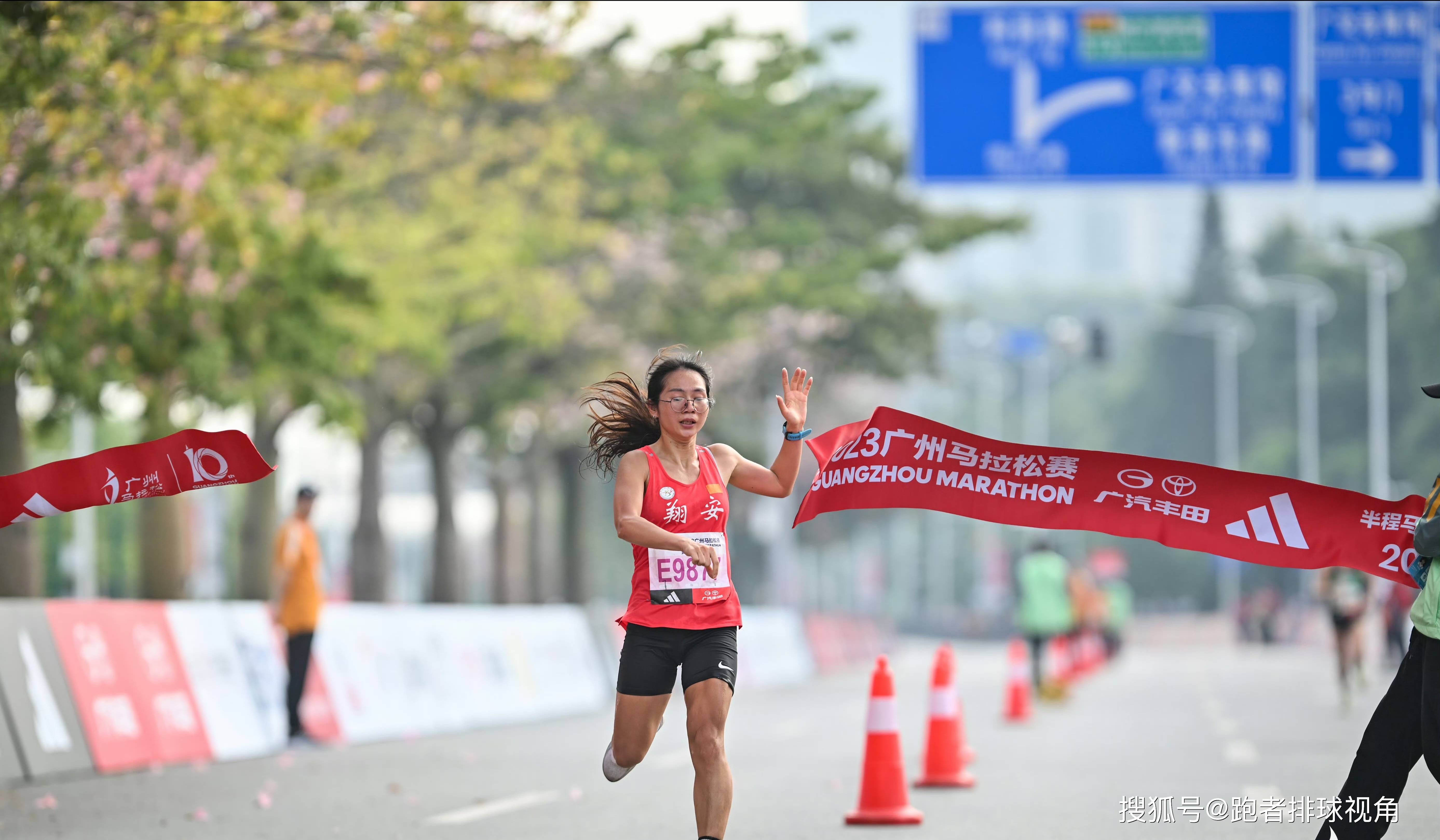 被拉爆,业余比专业还强,跑者千万别被误导_黄雪梅_李美珍_马拉松