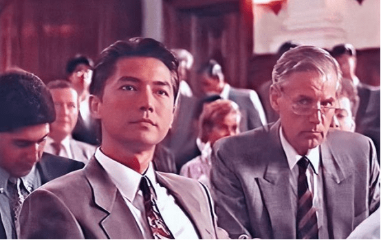 巨星尊龙:从小被遗弃,有过一段婚姻却无儿无女,70岁孑然一身_生活