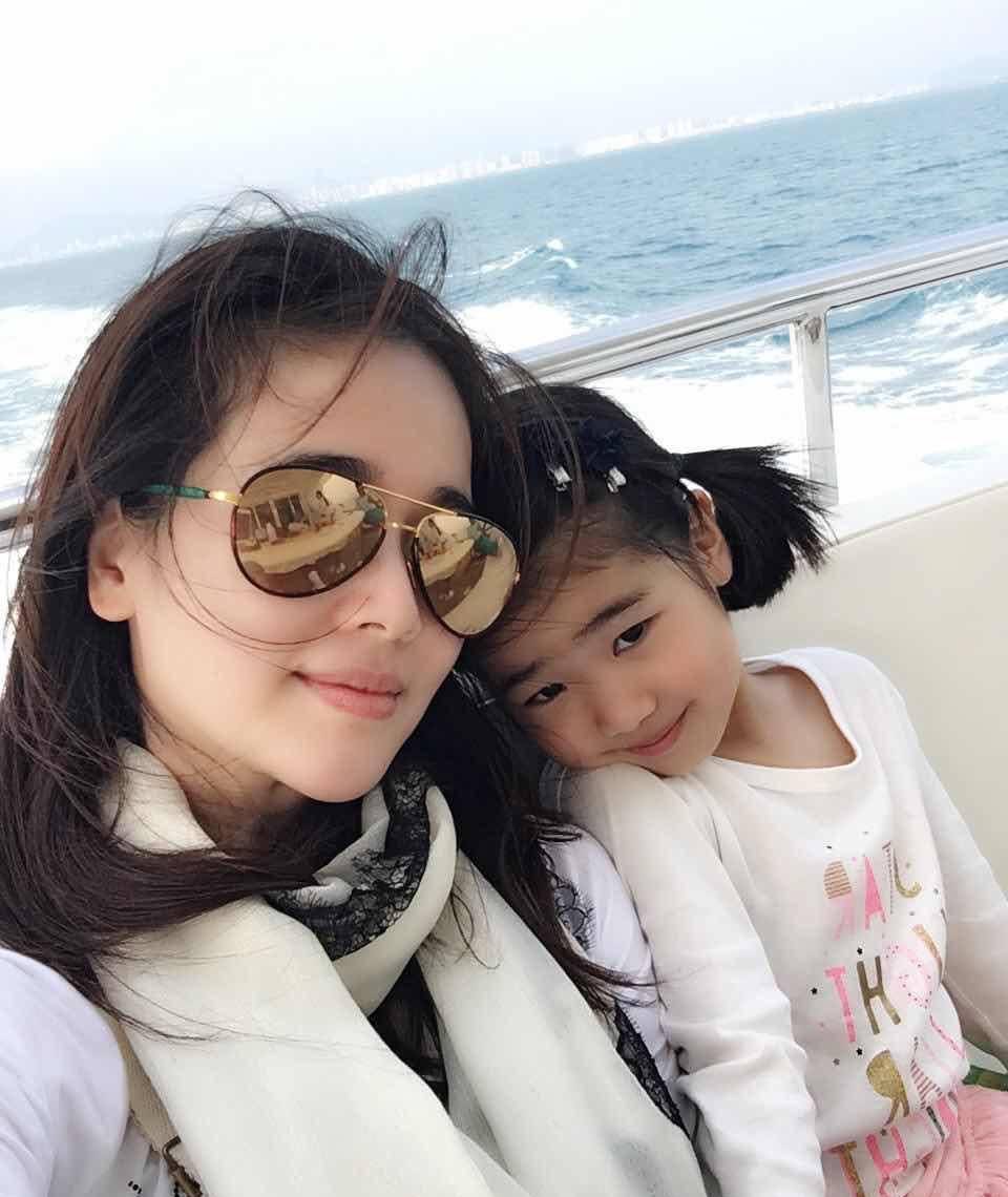 2003年,陈道明一眼看中了年轻的左小青,却成为他人生唯一的污点_杜宪