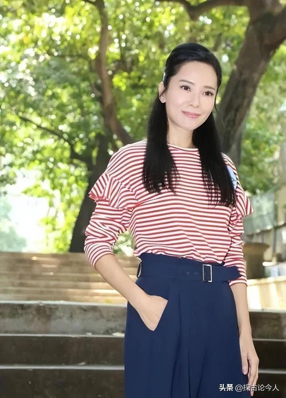 港姐郭羡妮:"下嫁"农村小伙儿,出钱为公婆买房,婚后生活怎样_妈妈