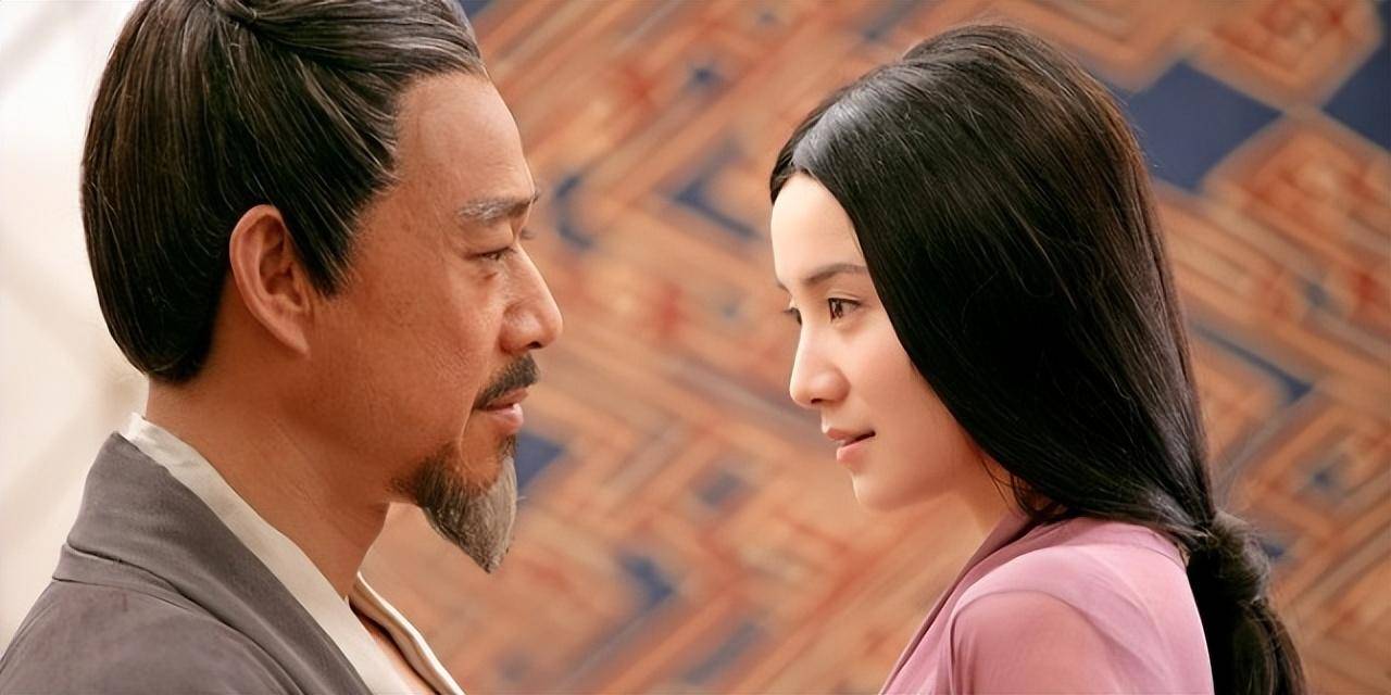 曾与5婚导演在一起,多年来桃花不断,43岁的小宋佳还在等什么?