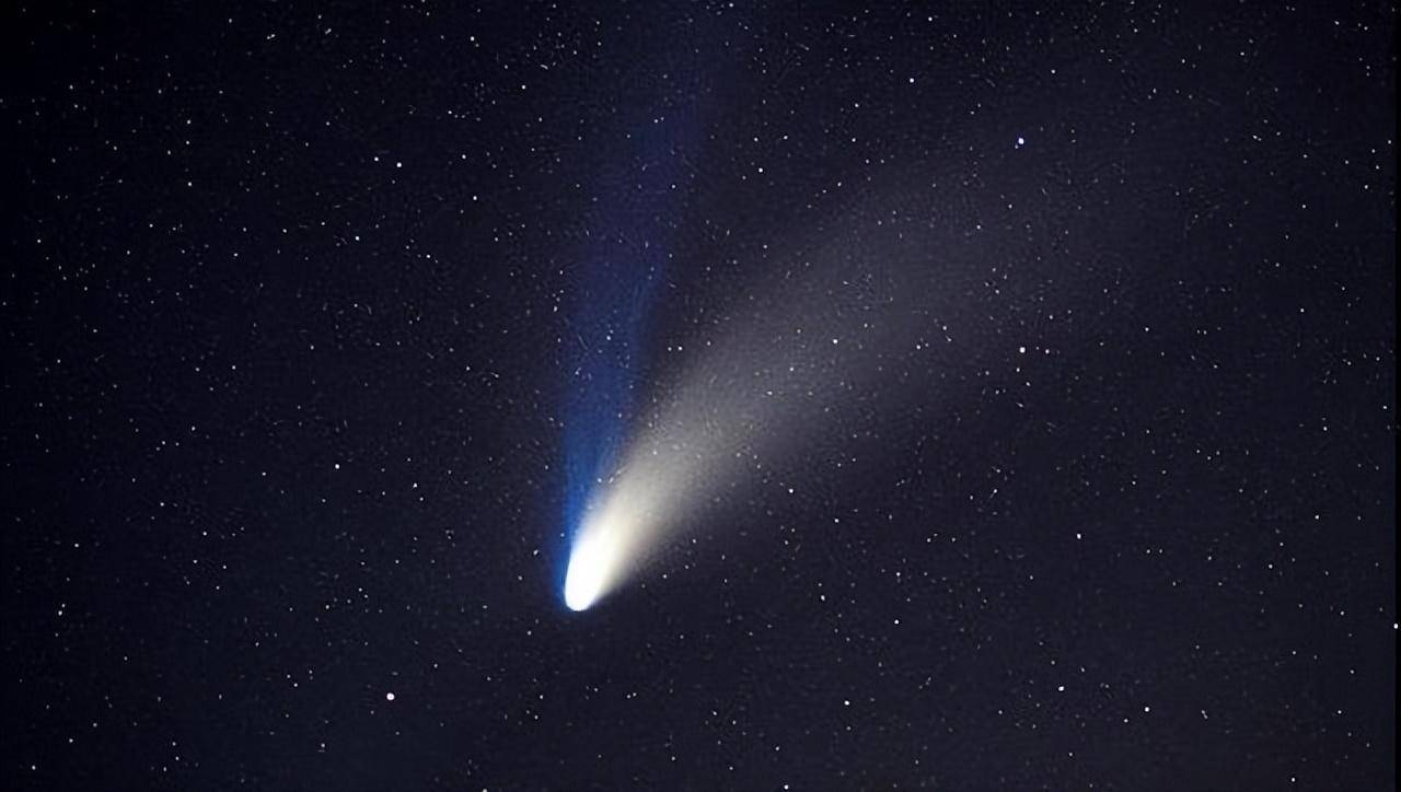 523亿公里外,哈雷彗星已停下38年的远航脚步,踏上归程来看你了