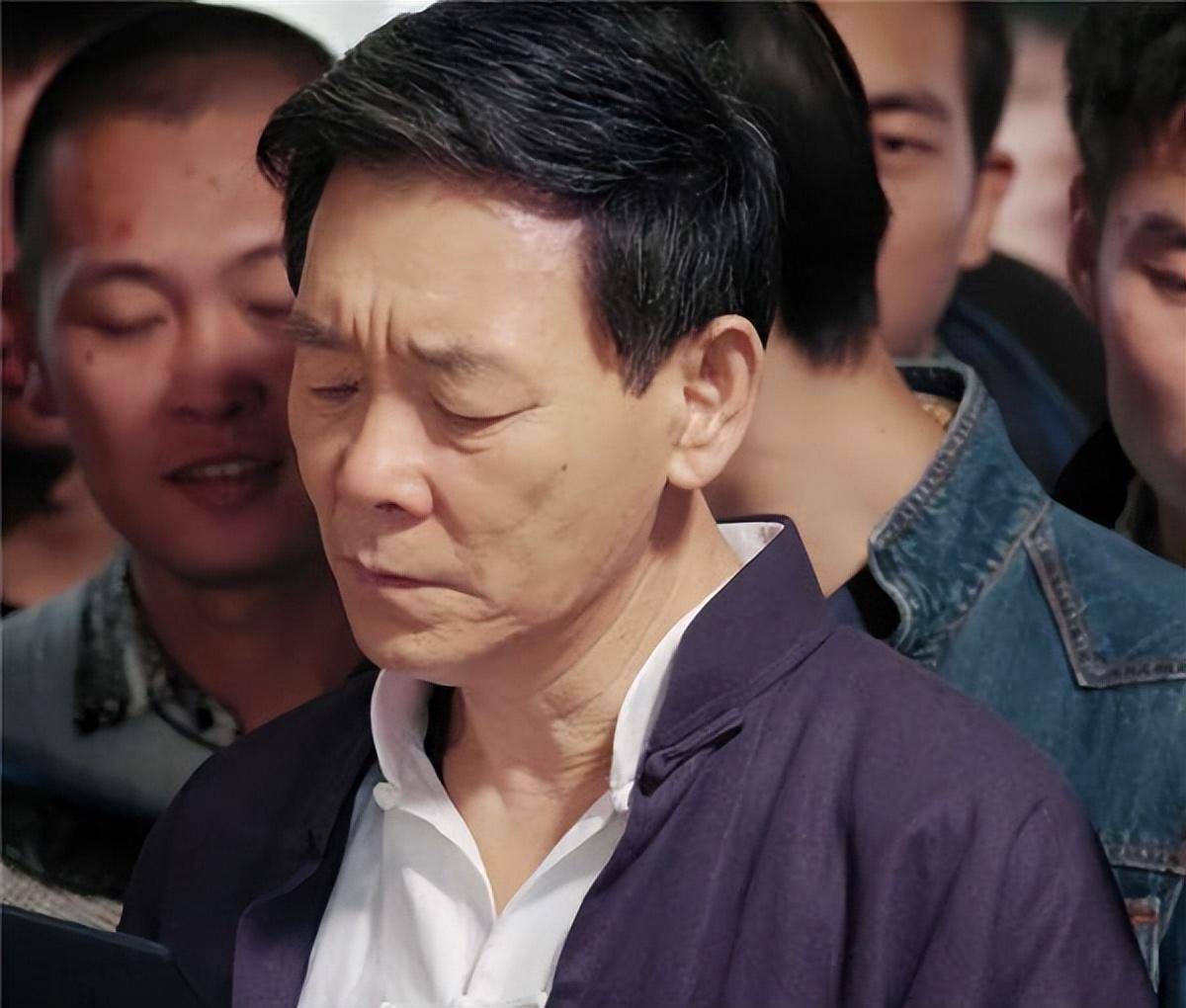 可当时的时局混乱,动荡不安的情况下李光复优渥的家庭被盯上了.