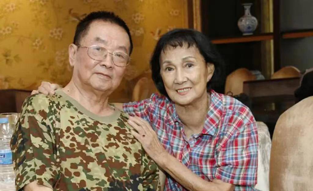 老一辈演员夫妻对比,金迪与摄影师丈夫恩爱一生,秦怡田华都命苦