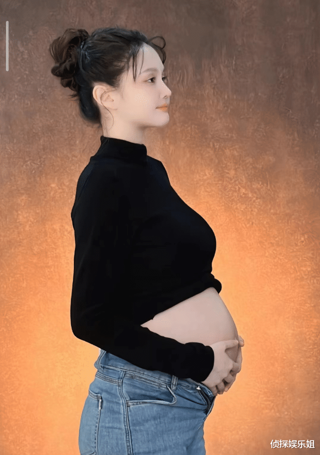 怀孕一个月肚子图片图片