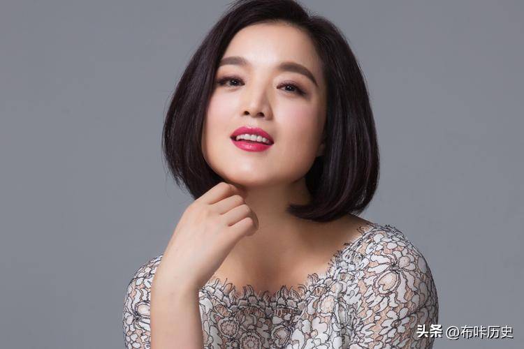 歌手白雪:38岁与富豪分手,二婚嫁给小八岁东北小伙,如今怎样了_音乐