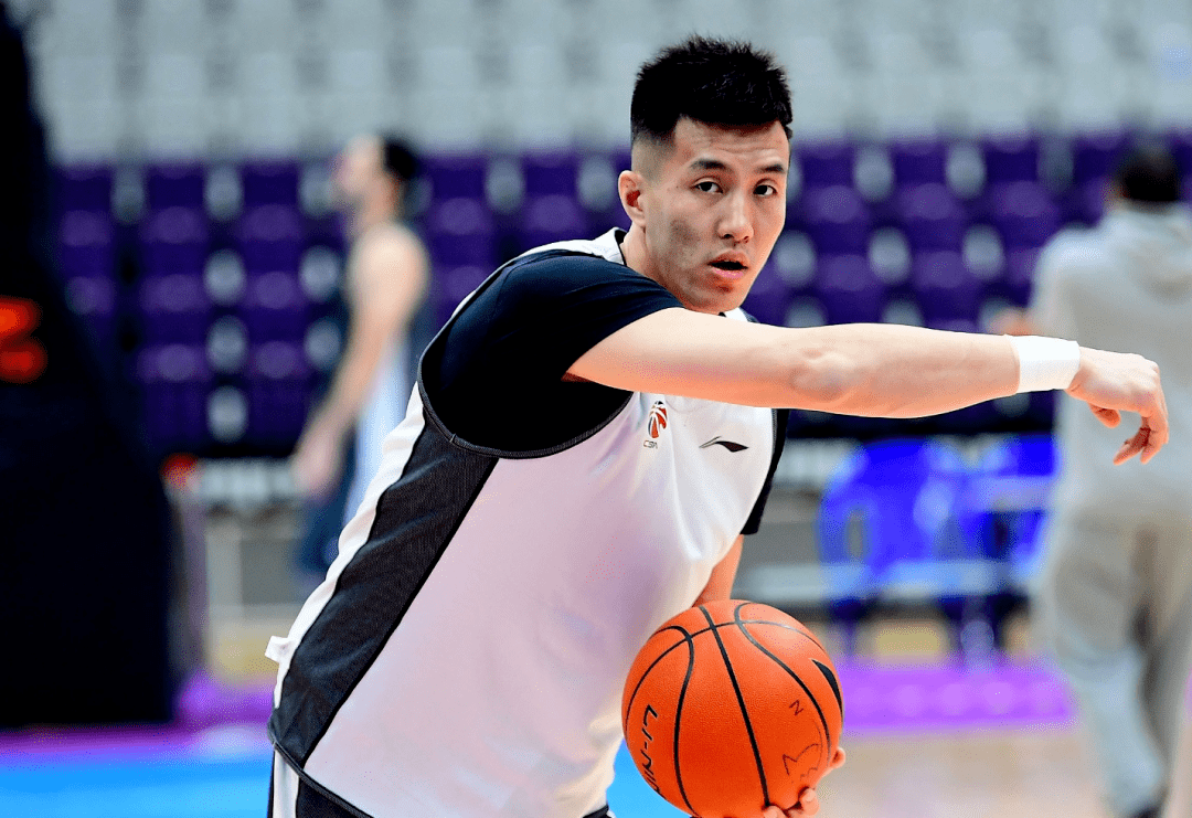 郭艾伦传喜讯,乌戈霸气表态,球迷沸腾_比赛_1_cba