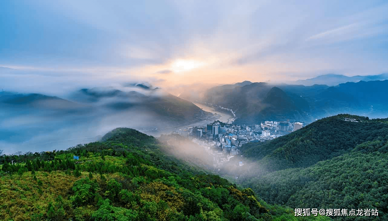 鸟瞰图(过程稿)拨云见溪 漫步深谷 归闲原乡生活一心一艺一心:小镇