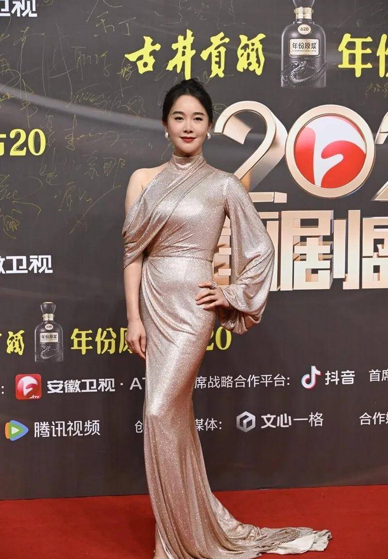 左小青"国剧盛典"赢麻了!