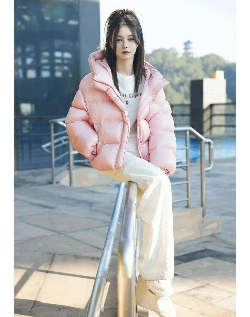 种草沈梦辰8套冬日私服穿搭:舒适时尚清新,很适合年轻女孩模仿_外套