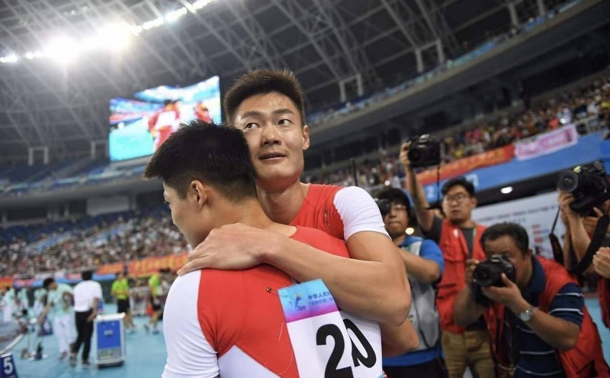 殴打岳母性质恶劣,网友:给清华大学抹黑了_张培萌_短跑_中国