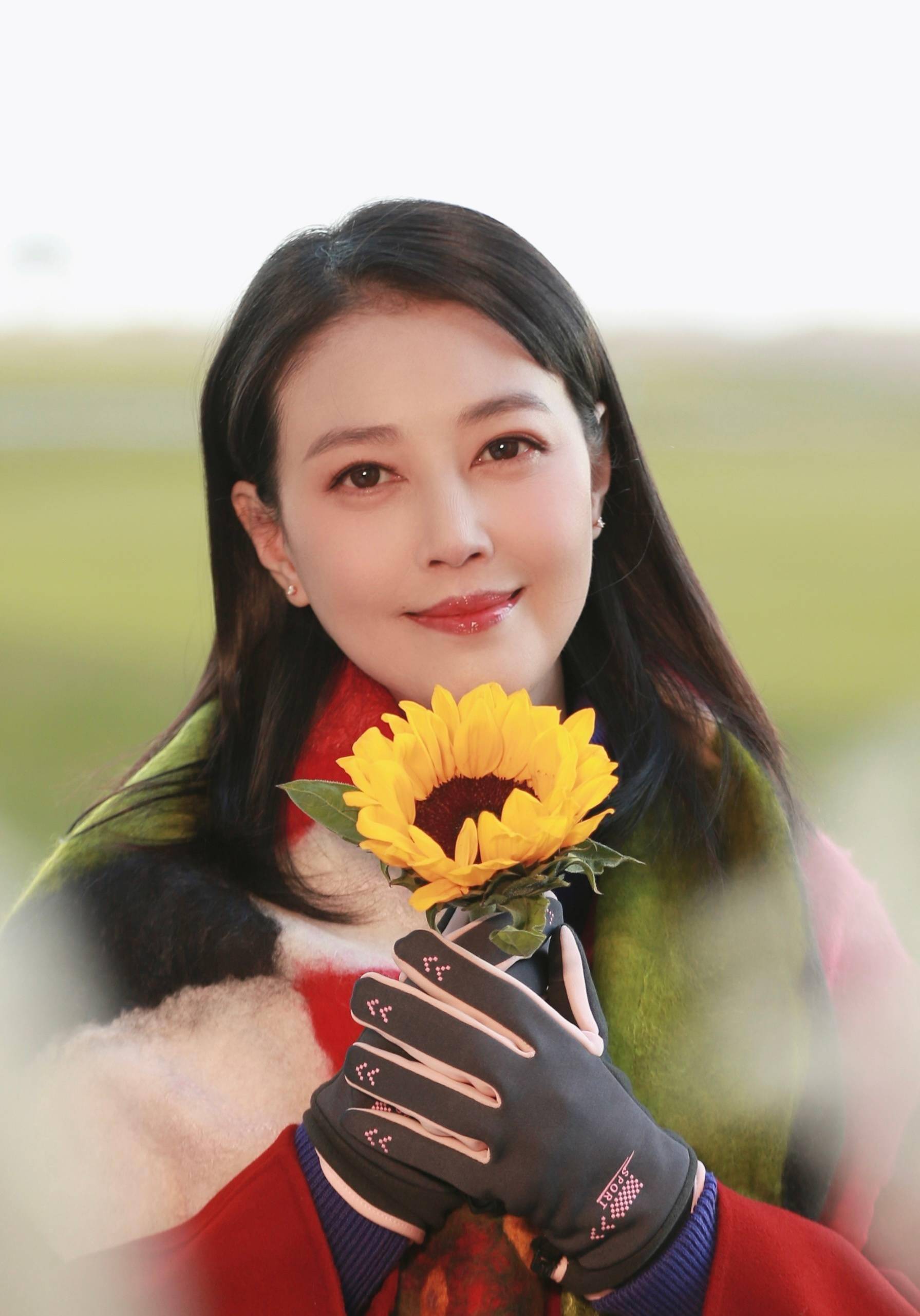 周海媚因病去世,6天前所拍生日照竟成遗照,前任吕良伟发声哀悼_照片