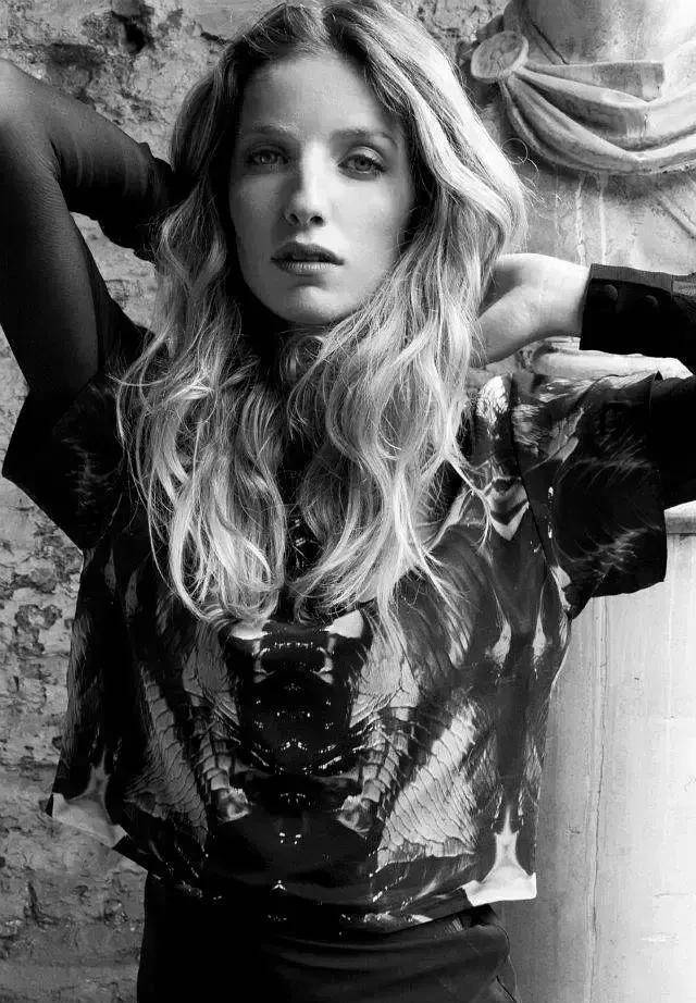 安娜贝拉·沃丽丝金发碧眼,性感迷人_美女_显得_天赋