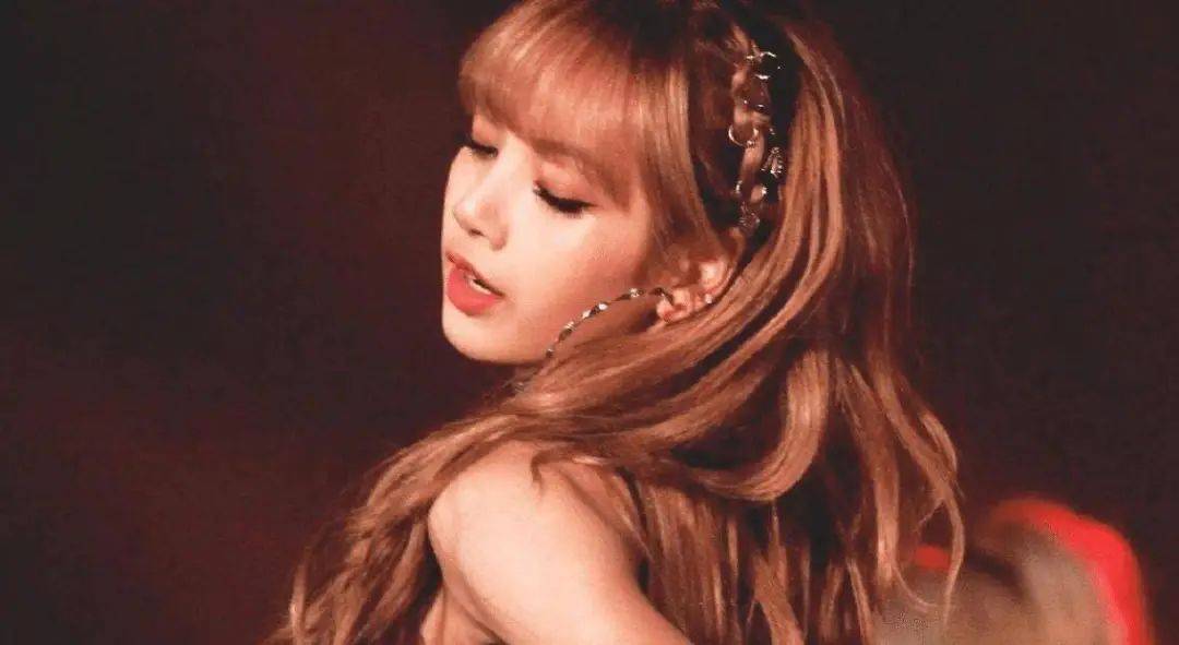 lisa近照曝光,疯马秀之后,她的衣服还能穿回来吗_刘海_时候_baby