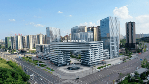 (最重要的事放在最前面~)自驾车或打车的朋友在地图导航软件搜索"泸州