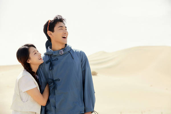 王彦霖艾佳妮夫妻综艺首秀《爱的修学旅行》默契度满分_自行车_节目