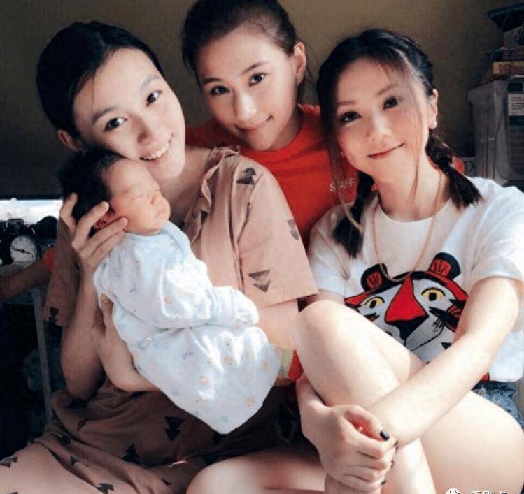 邓紫棋太幸福!获赌王千金捧场演唱会,更有阔太闺蜜带女儿探班