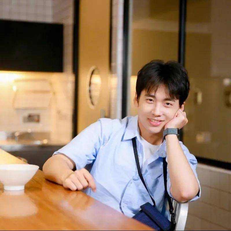 杨幂 迪丽热巴 杨紫 蔡徐坤白鹿 赵露思 向太萧敬腾 陈飞宇 戚薇夫妇