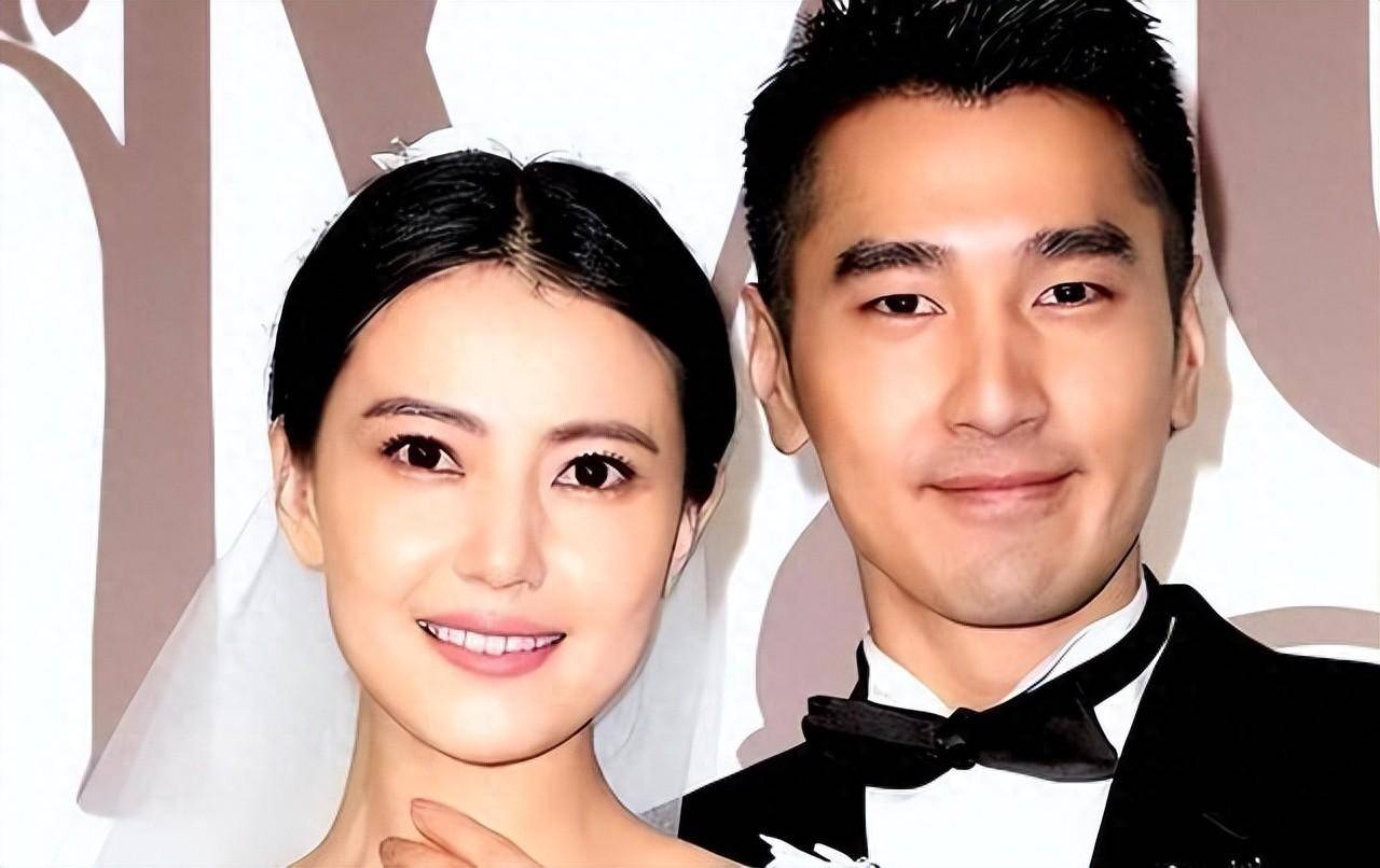 与高圆圆分手后,12年不谈恋爱没有 绯闻,47岁娶旺夫妻子后爆红_于小伟