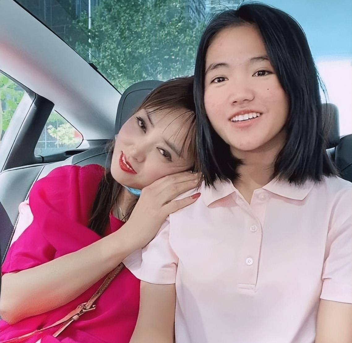 李勒优:变形记最幸运的农村女孩,被城市妈妈收养,重获新生_崔晋_生活