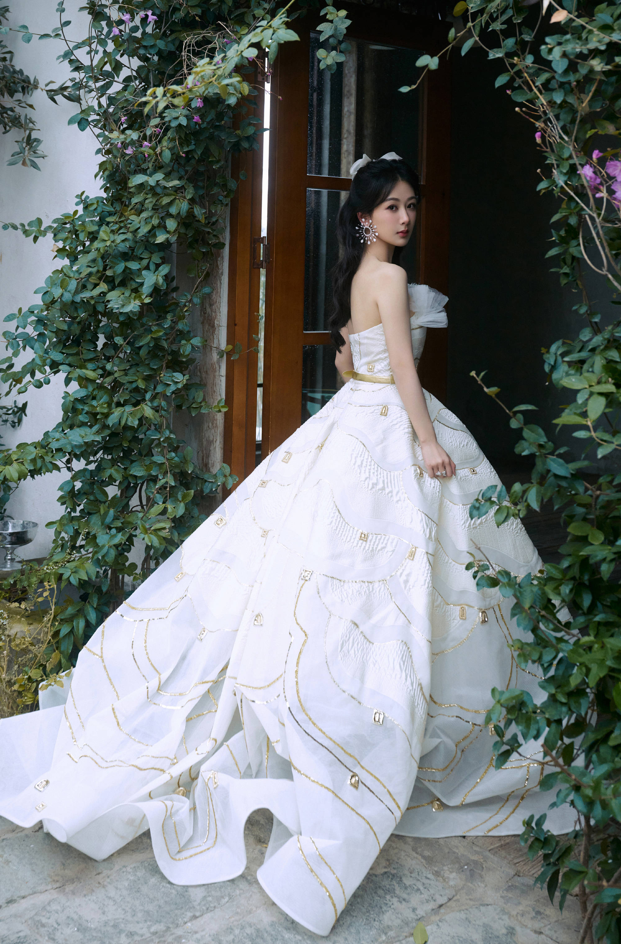 星光大赏明星造型盘点,迪丽热巴杨紫各有遗憾,唐嫣倪妮很尴尬_裙子_一