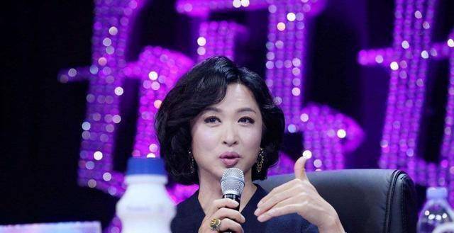 金星被问如何帮老公解决私人生活时,她比出一个手势,网友秒懂_维纳斯