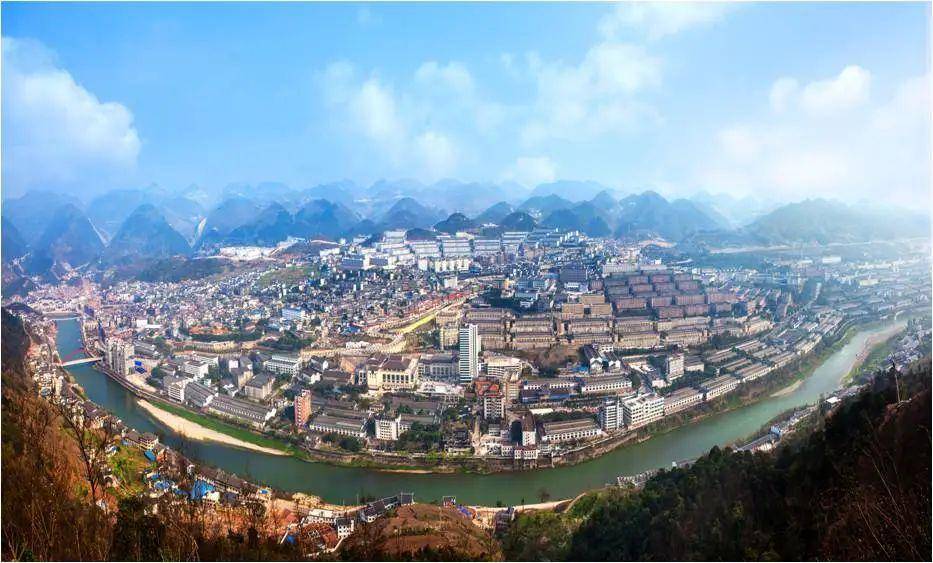 品味酱香型白酒:茅台镇核心产区的独特魅力_赤水_酿酒_生产