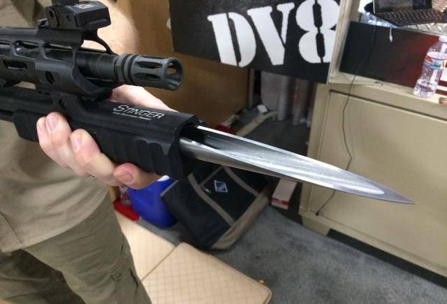 要把血放完的节奏,美国军火商研发出新刺刀,外形令人恐惧_时候_形状