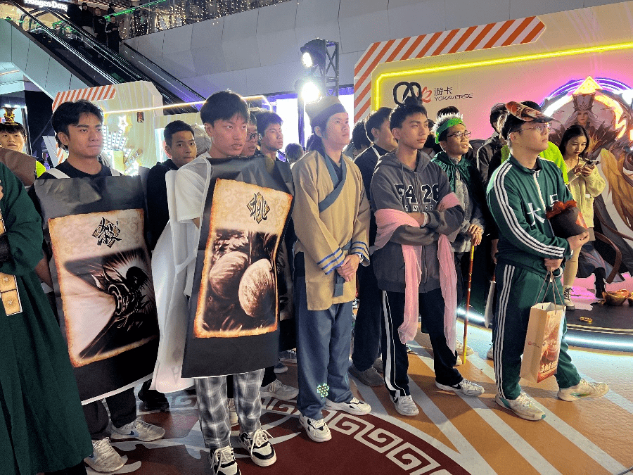 12月16日,b站,抖音,快手,虎牙四大直播平台直播间人气高涨,游戏礼包