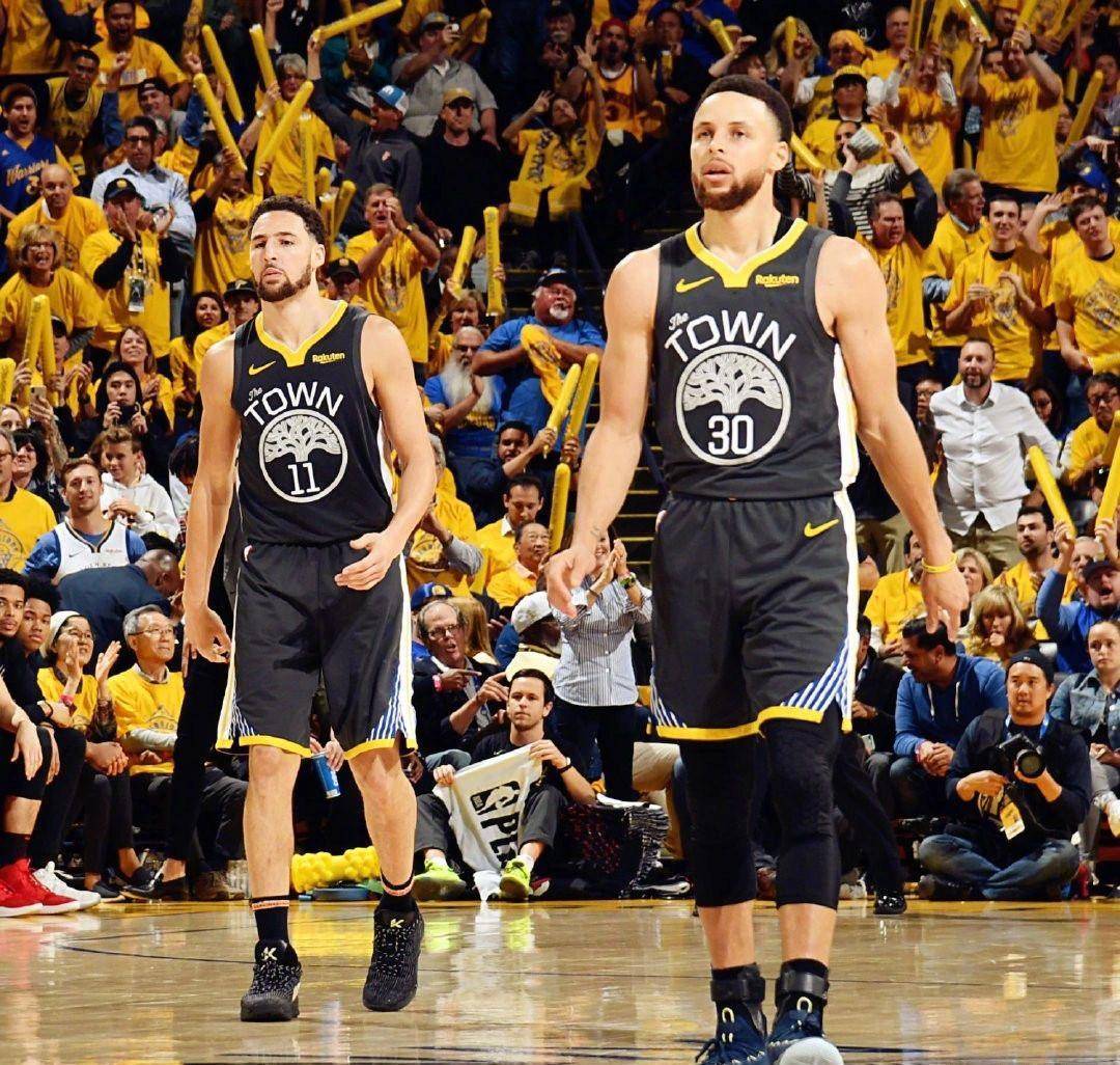 库里罕见3个盖帽!汤普森和维金斯全面回暖!_比赛_全场_篮网