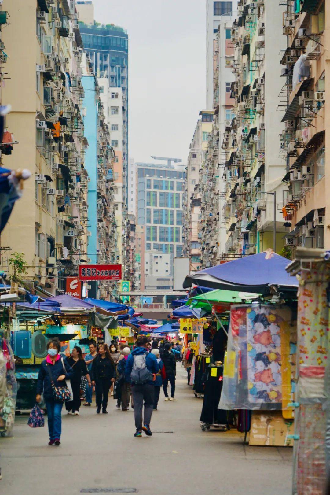 風吹起的第20年,我們在香港尋找張國榮_灣仔_父親_球場