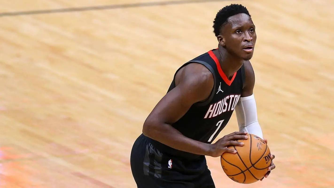 当年也是一名全明星球员,然而连续不断的伤病,几乎摧毁奥拉迪波_雷霆