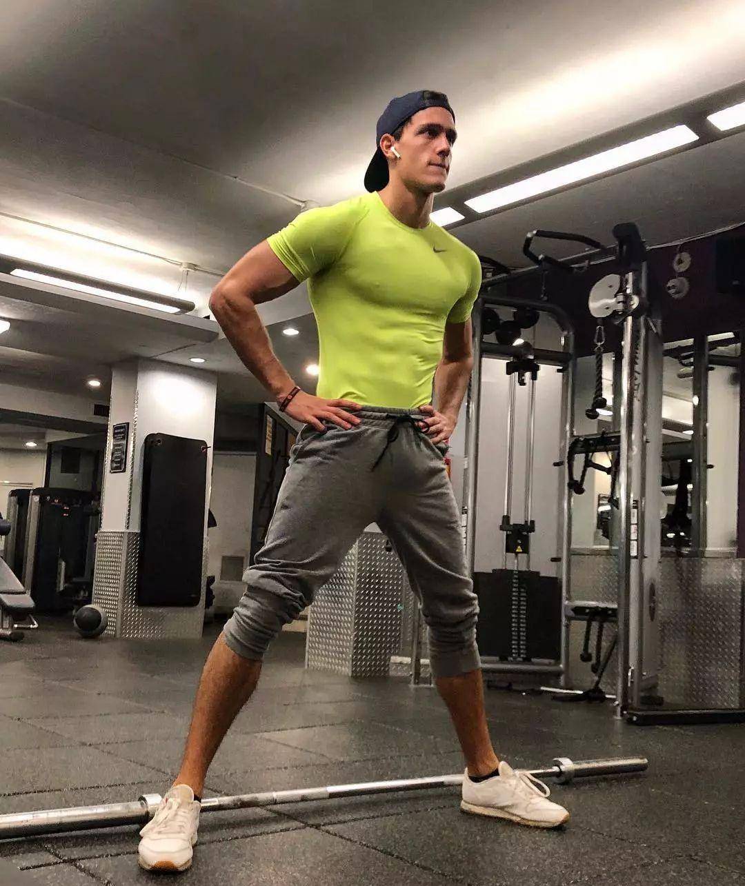 今年30岁的西班牙时尚男模 xavier serrano 回春了_广告_魅力_认可