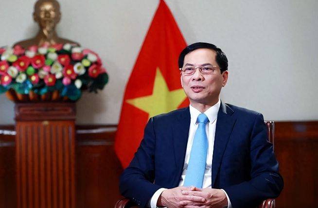 据有关报道,近日,越南外交部长裴青山公开表示,随着近年来世界地缘