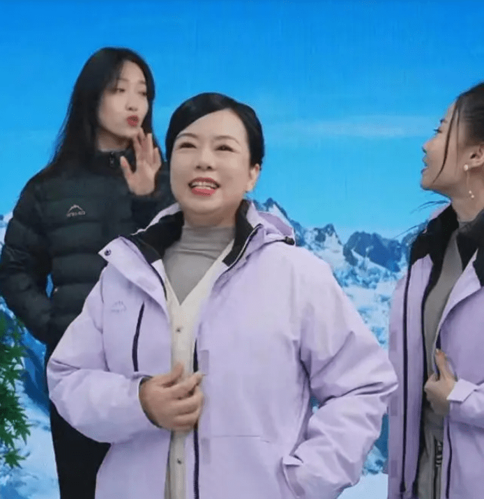 虽然许敏已经年过55岁,已经到了退休的年龄,可许敏的形象和气质依然