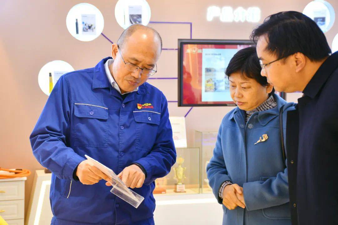 华菱线缆与湘潭大学商学院签署校企合作协议,强强联手推动产学研深度
