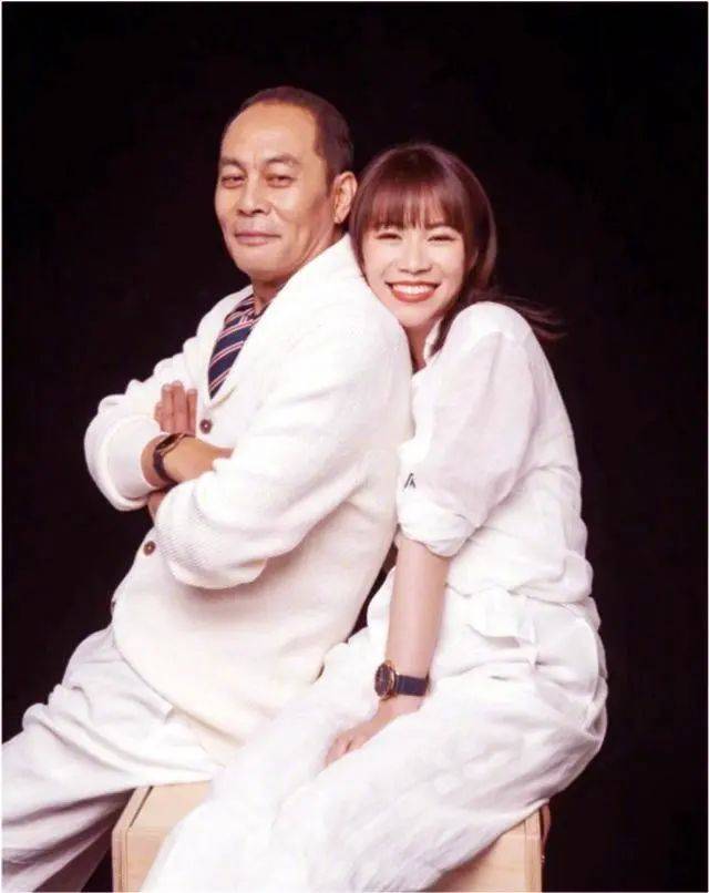 (张光北与女儿张思乐)不少网友也批评张光北,发表不愉快言论,但张光北