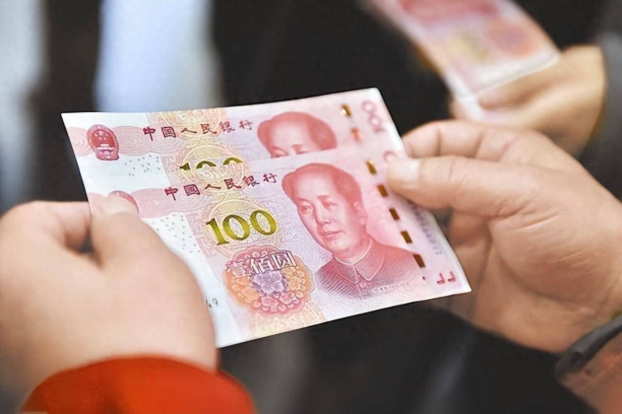 价值12000元,2015年土豪金100元纸币,银行也能取到_人民币_号码_流通