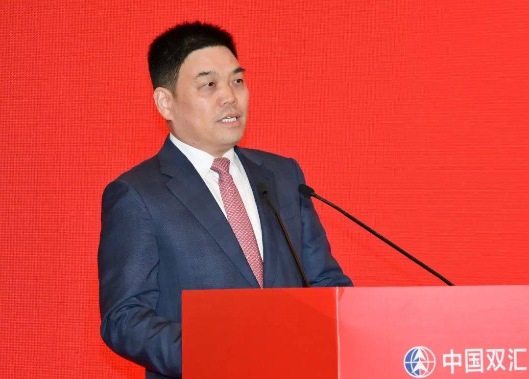 双汇发展副总裁,肉制品事业部总经理赵国宝在会上作主题报告,系统复盘