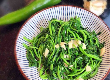 这种菜40块钱一斤,吃起来爽口下饭,多吃能化痰止咳还增强抵抗力(图9) 这种菜40块钱一斤,吃起来爽口下饭,多吃能化痰止咳还增强抵抗力(图9)