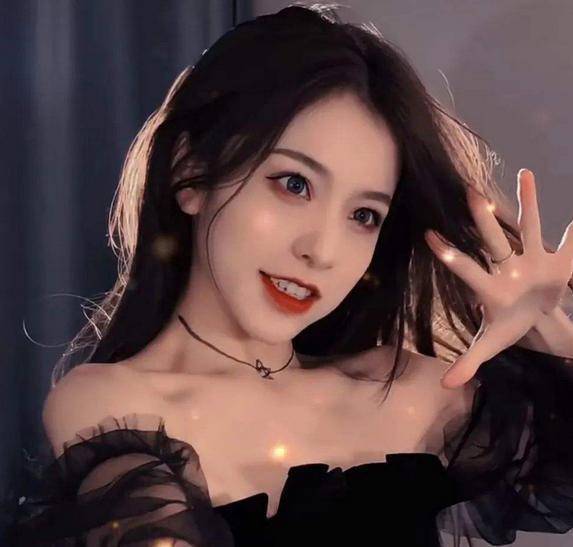 "生食主播"疑似患癌,吃榴莲刺,吃西瓜抱着瓜皮啃,网友:胡闹_于然_身体