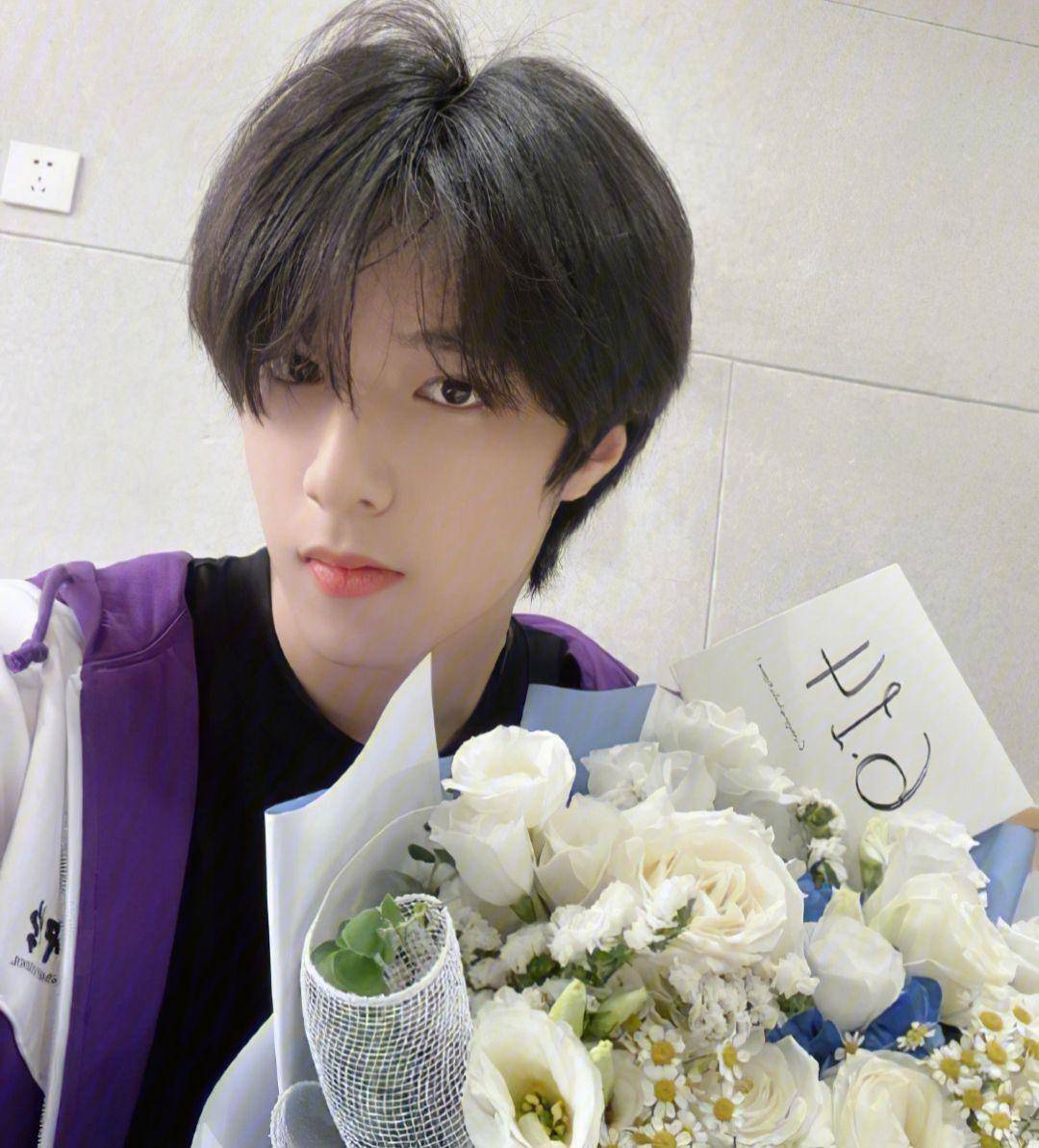 刘耀文出演张艺谋电影,具俊晔大s相处发腻,迪丽热巴被问转型_李沁