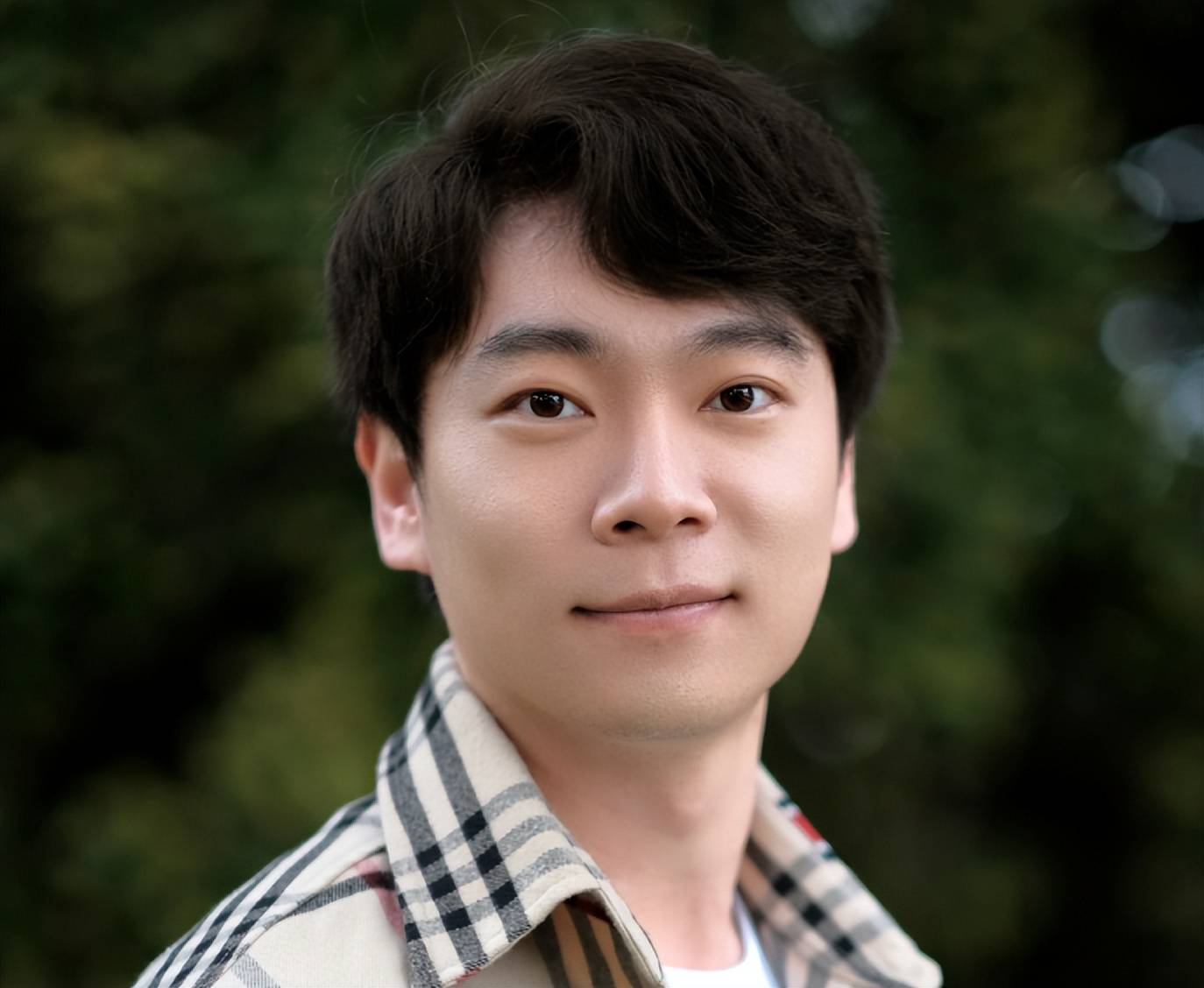 科学家制备二维半导体内存处理器，可用于AI大模型和信号处理_搜狐网