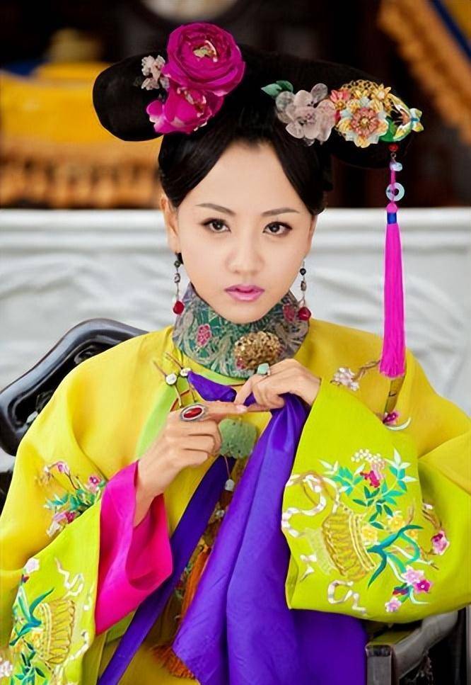 2010年推出的《欢喜婆婆巧媳妇》,杨蓉饰演嫁了八次都没有嫁出去的朱