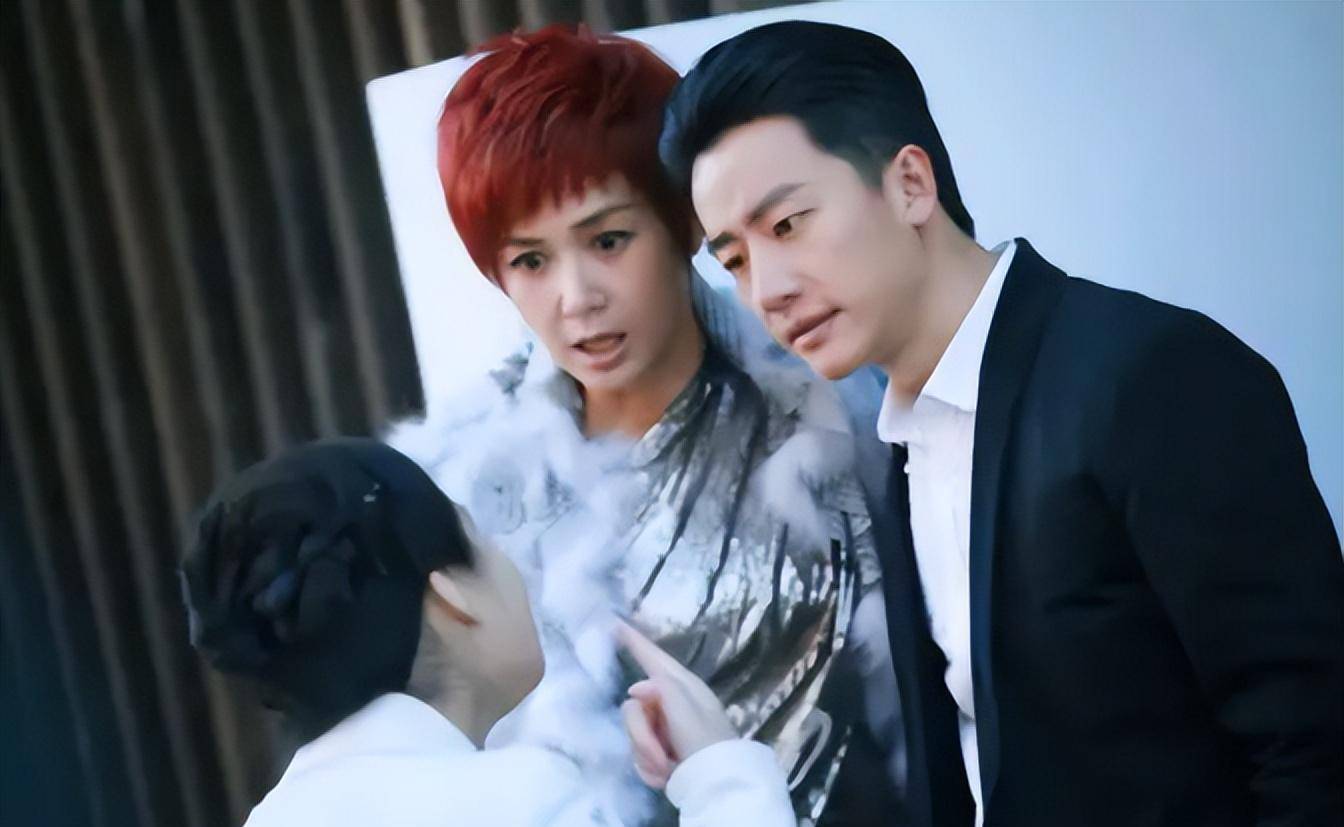 "名导正妻"陈红:战胜倪萍被陈凯歌宠爱20年,母凭子贵握经济大权_徐帆