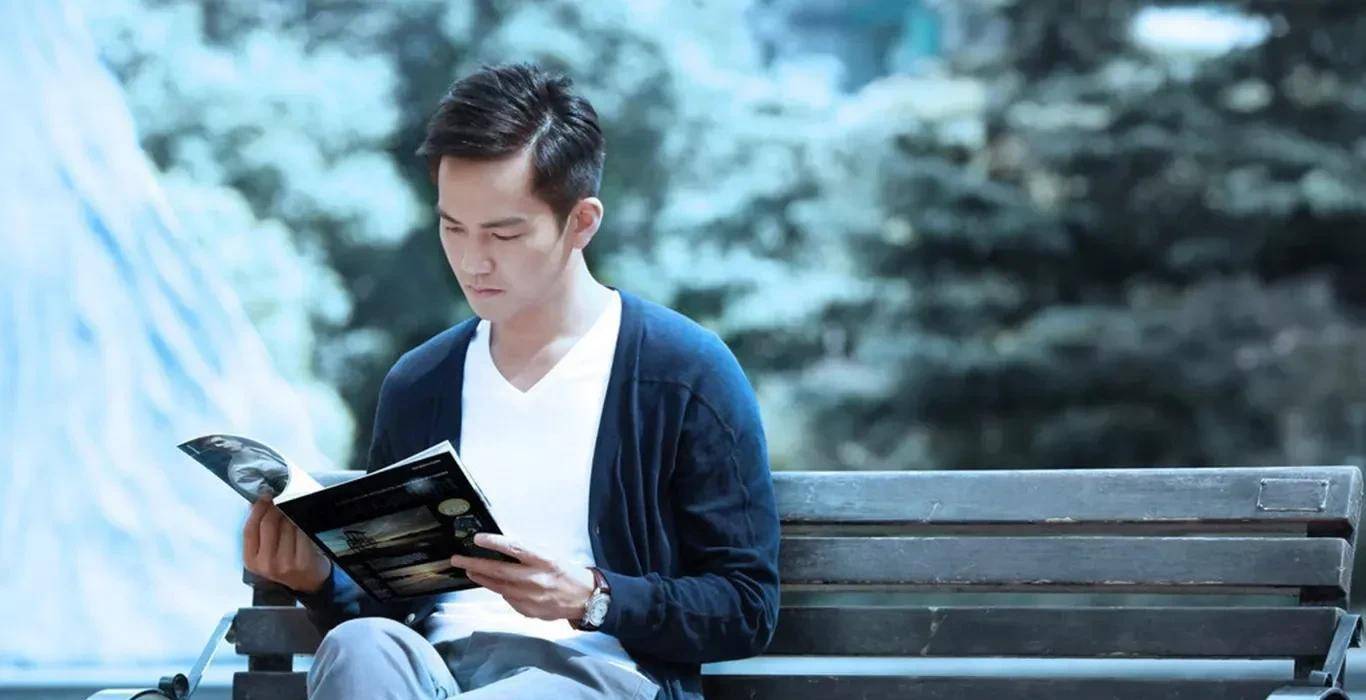 钟汉良透露又纯又欲的吻技是如何练成的,分享不老容颜秘诀_小哇_合作