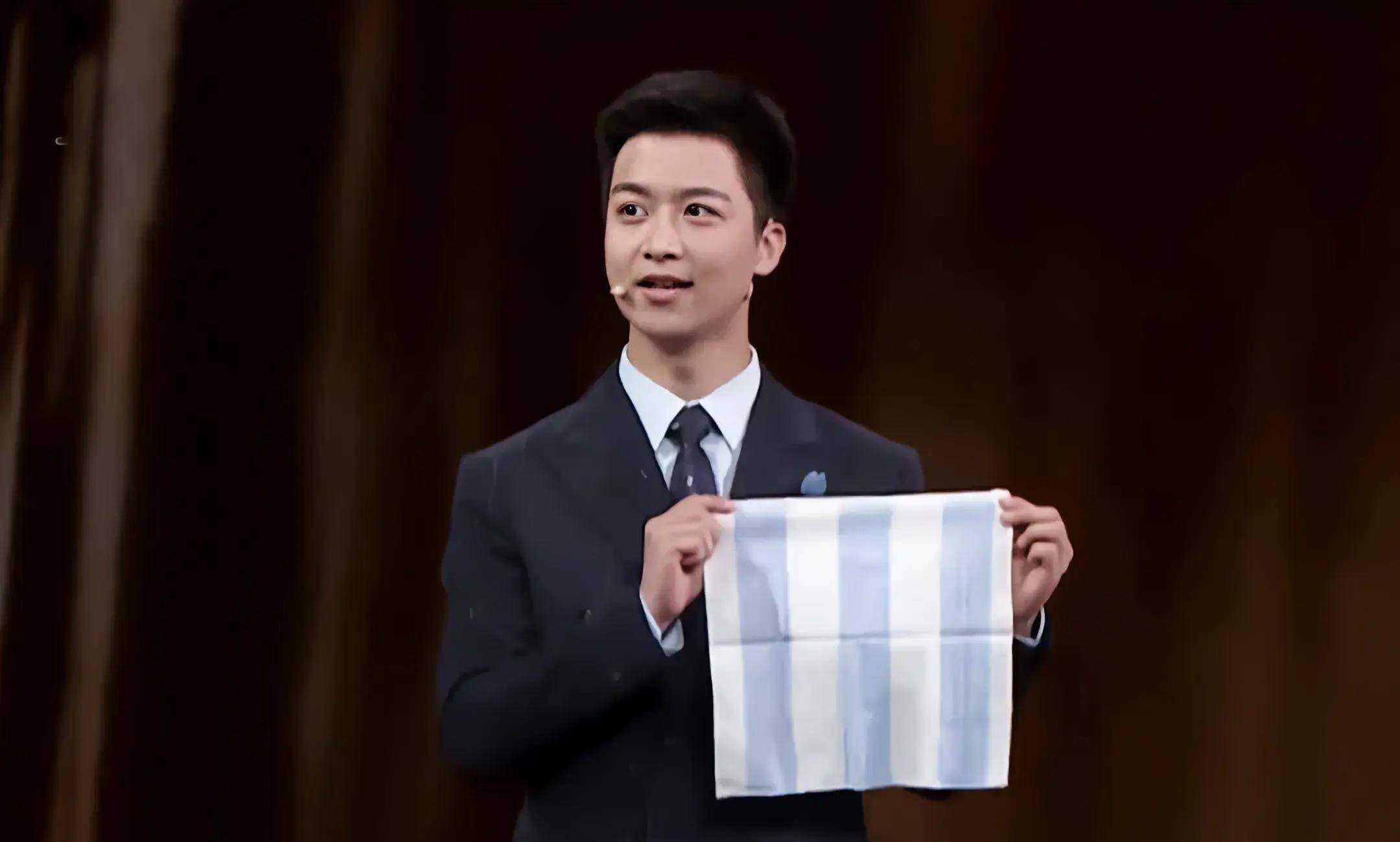 杨旭摘得2023年电视主持人大赛全国总决赛总冠军,榜眼探花是谁_身份